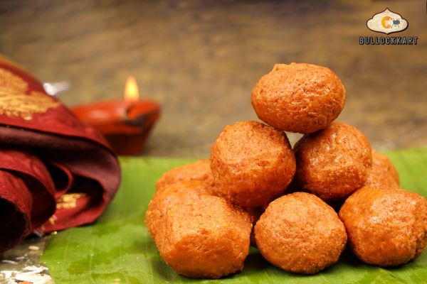 Kobbari Undalu (Coconut Laddu) (Amalapuram)